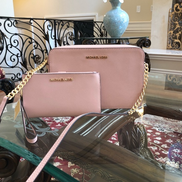 Michael Kors Handbags - Michael Kors jet set crossbody& wallet set